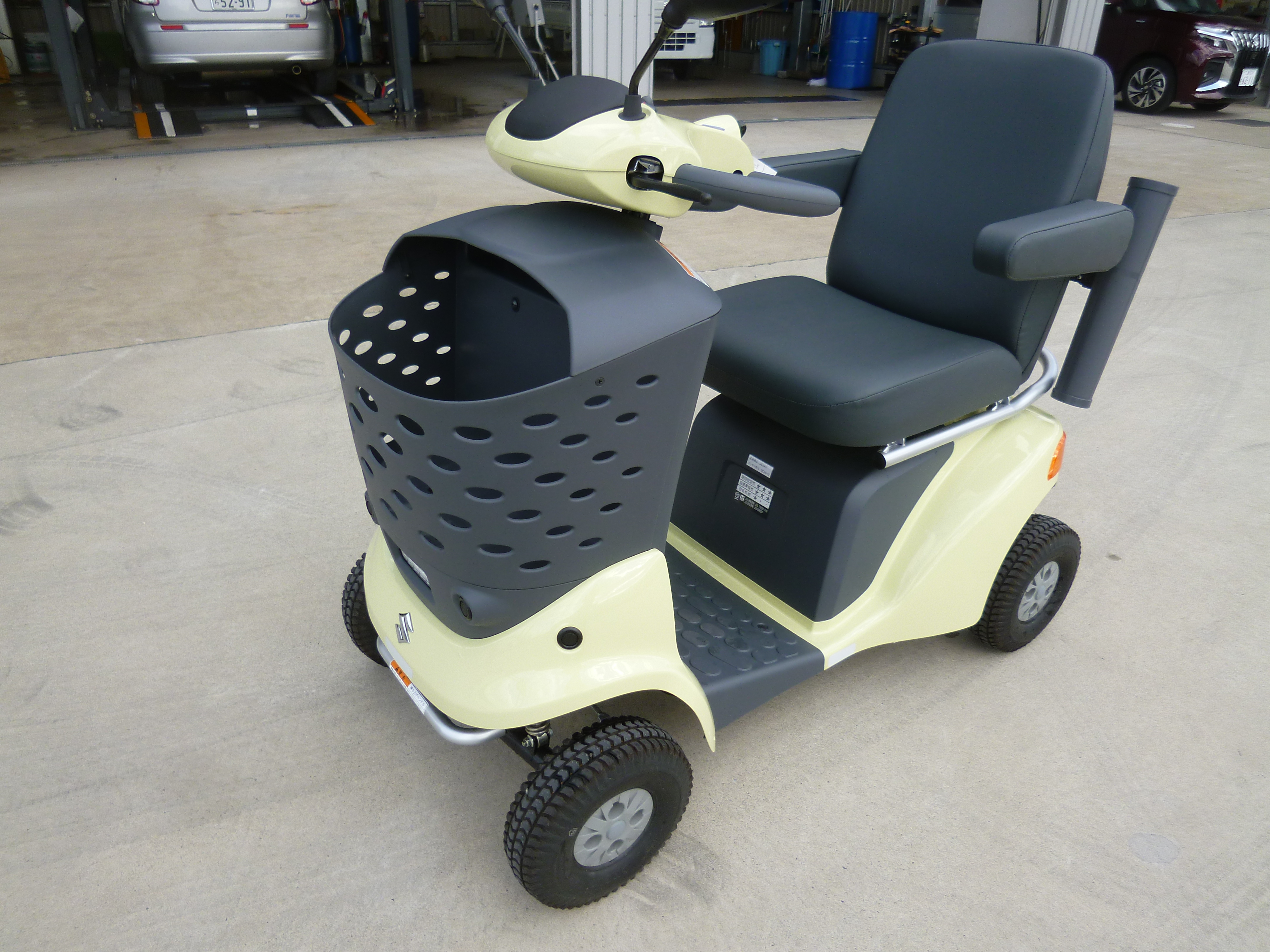 セニアカー 斜め前