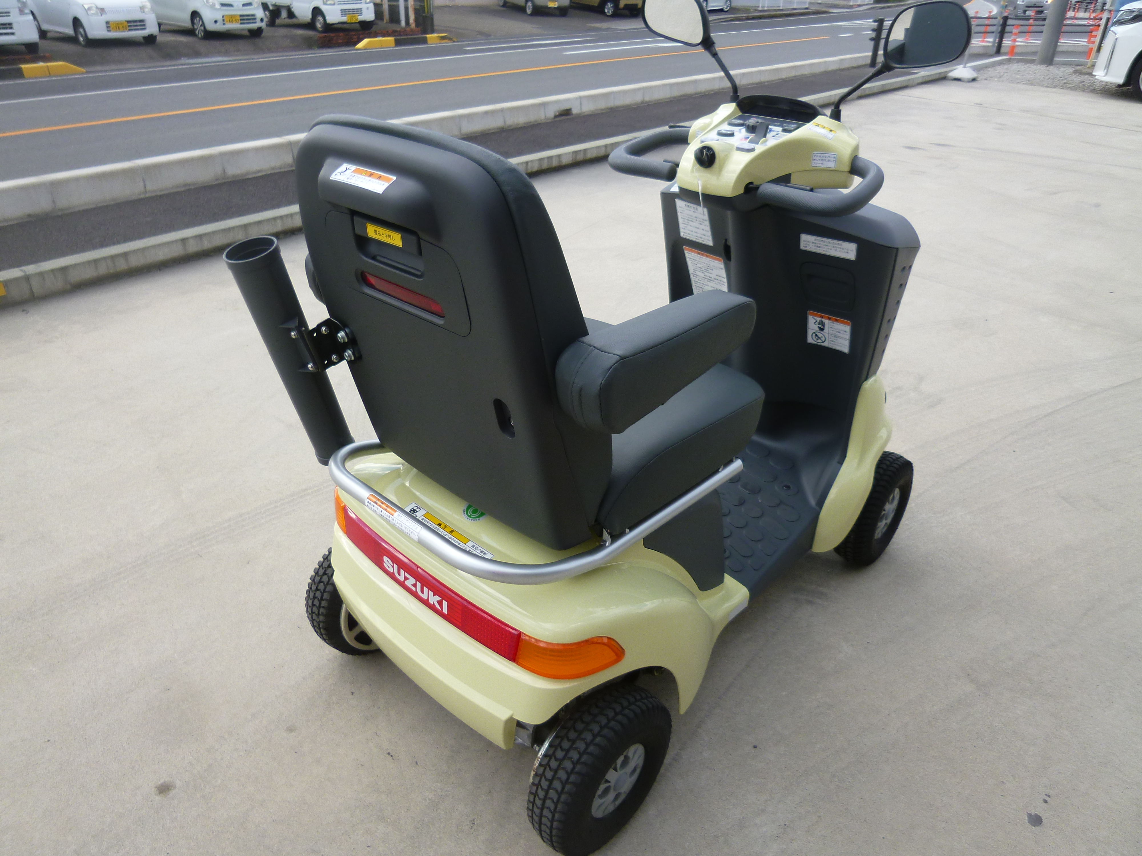 セニアカー 後ろ斜め