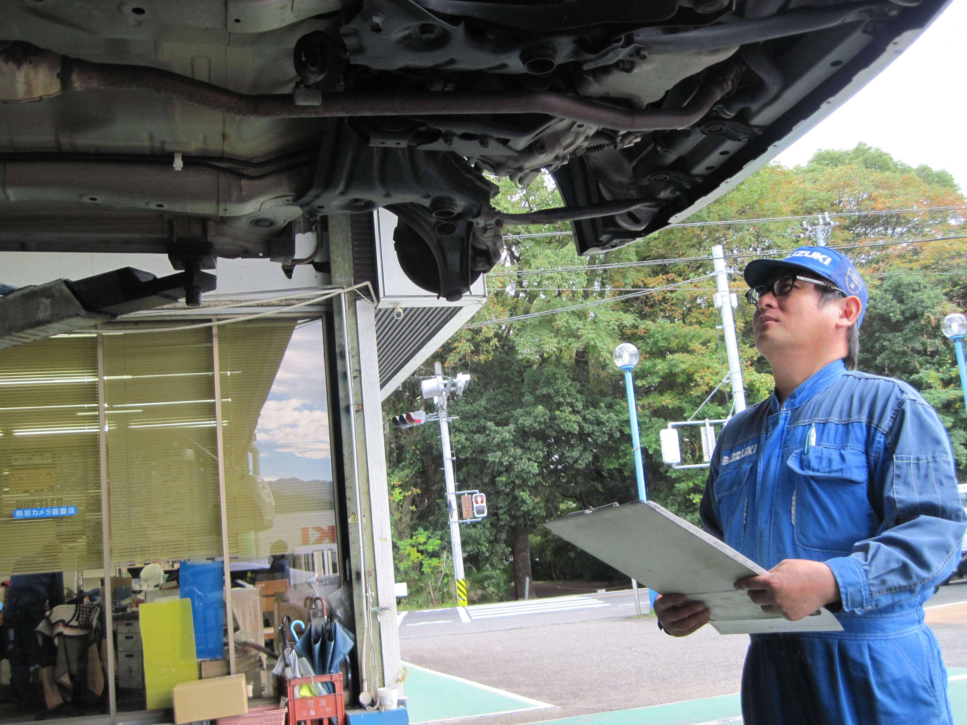 整備士による点検作業の様子